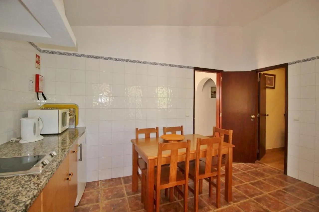 Villa Horta Nova à Lagos 0*,
